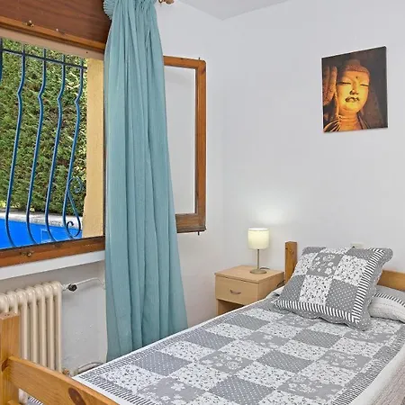Sleeps 9 * Lloret de Mar