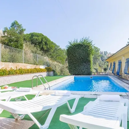 Sleeps 9 Вілла Льорет-де-Мар